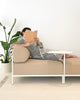 Das Noah Sofa: Ein einzigartiges Beispiel für anspruchsvolles Design und Nachhaltigkeit. Dank seiner Modularität kannst du es nach deinen Vorlieben gestalten und den Bezugsstoff in Trüffel – für eine perfekte Ergänzung in jedem Wohnraum.