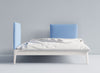 Das Noah Bett Modell Soft Flex in der Farbe Esche-Quarz verkörpert das perfekte Zusammenspiel von modularem Design, Nachhaltigkeit und massiver Langlebigkeit. Mit seinen anpassbaren Elementen passt es sich flexibel an deine Bedürfnisse an und sorgt für eine nachhaltige Schlafumgebung.