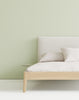Das Noah Bett vereint stilvolles Design, Nachhaltigkeit und massiv langlebige Qualität. Mit seiner modularen Struktur passt es sich individuell an deine Vorlieben an und schafft eine nachhaltige Schlafumgebung, die dich lange begleiten wird.