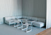 Das Noah Sofa: Ein exquisites, modulares Designobjekt, das durch seine nachhaltige Ausrichtung überzeugt. Mit einer Vielfalt an Anpassungsmöglichkeiten und einem Bezugsstoff in Himmelblau wird es zum Highlight in jedem Raum.